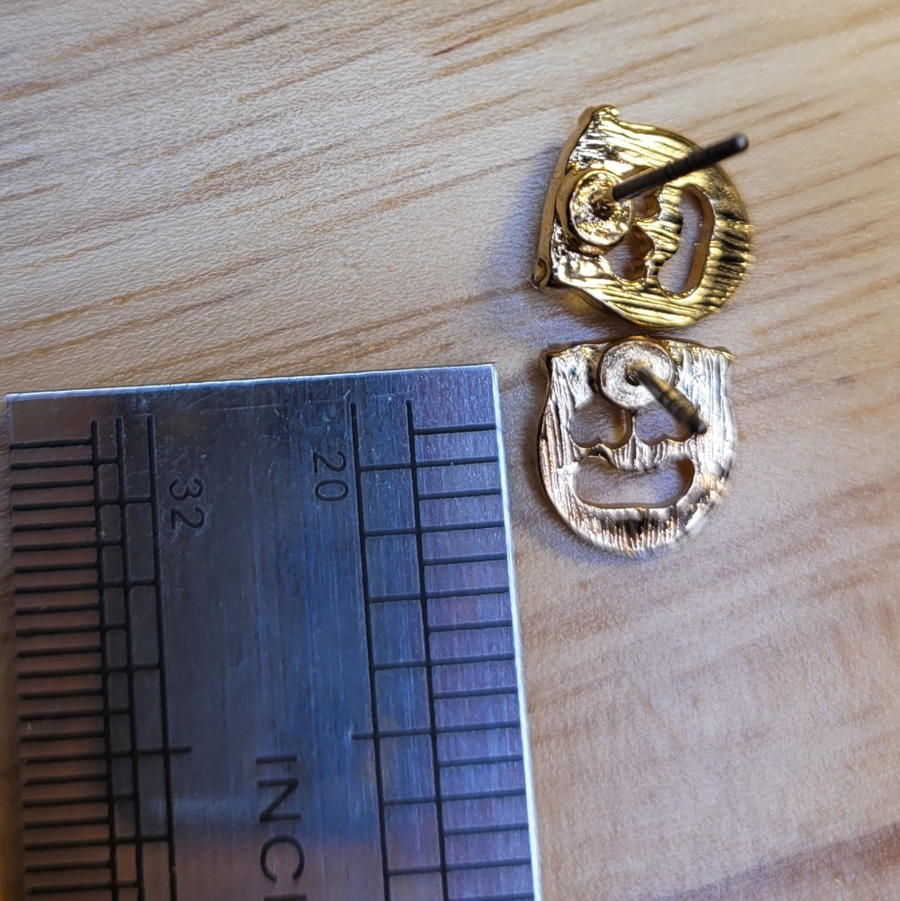 Sparkly crown emoji earrings - Picture 2 of 6